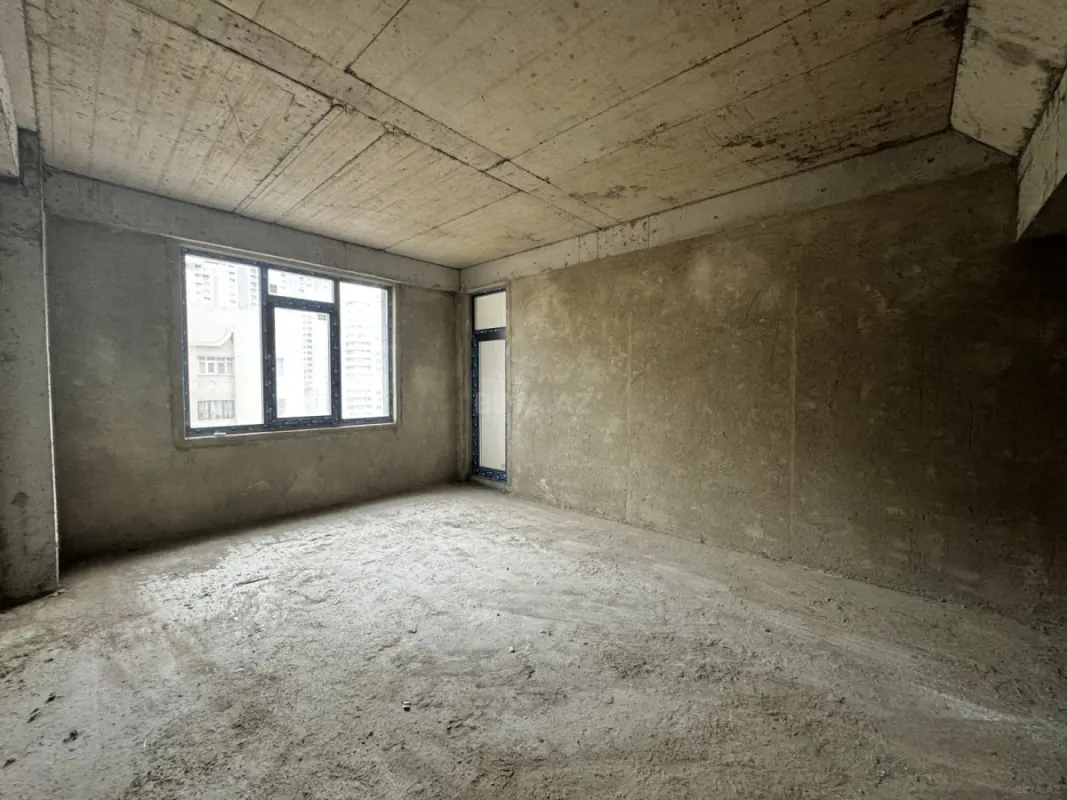Satılır 2 otaqlı mənzil 76.5 m²