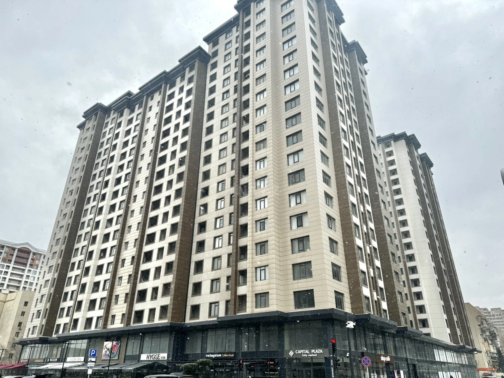 Satılır 2 otaqlı mənzil 76.5 m²