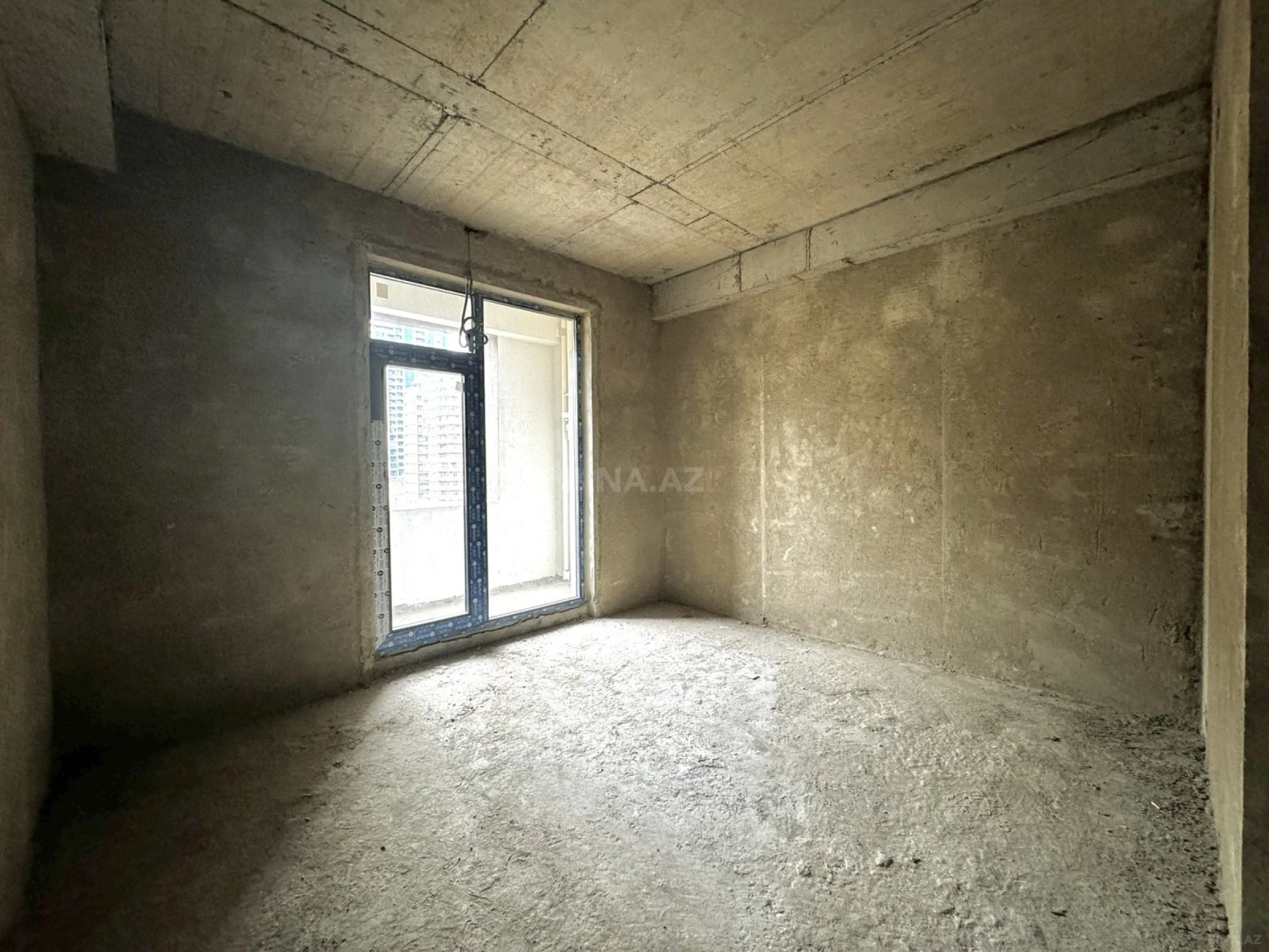 Satılır 2 otaqlı mənzil 76.5 m²