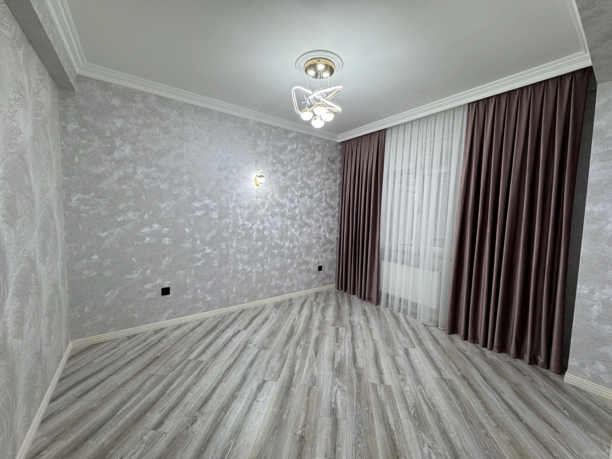 Satılır 3 otaqlı mənzil 98 m²