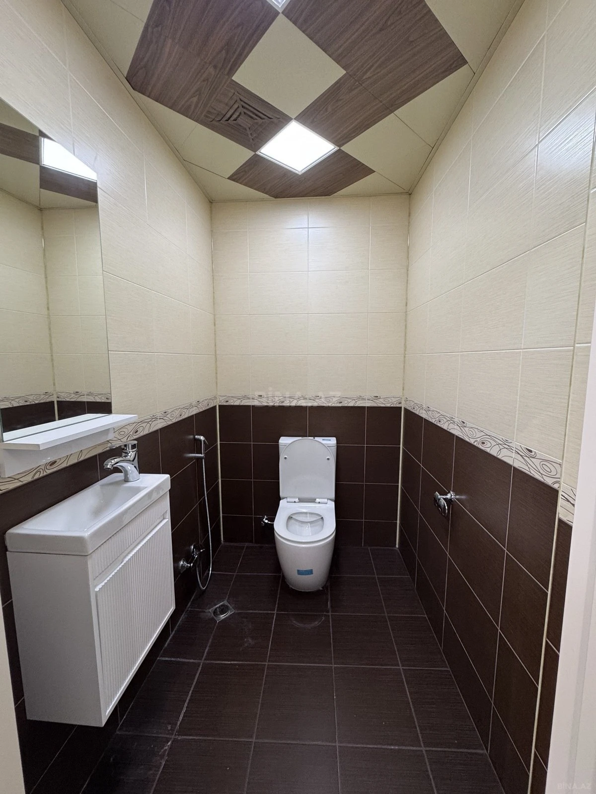 Satılır 3 otaqlı mənzil 98 m²