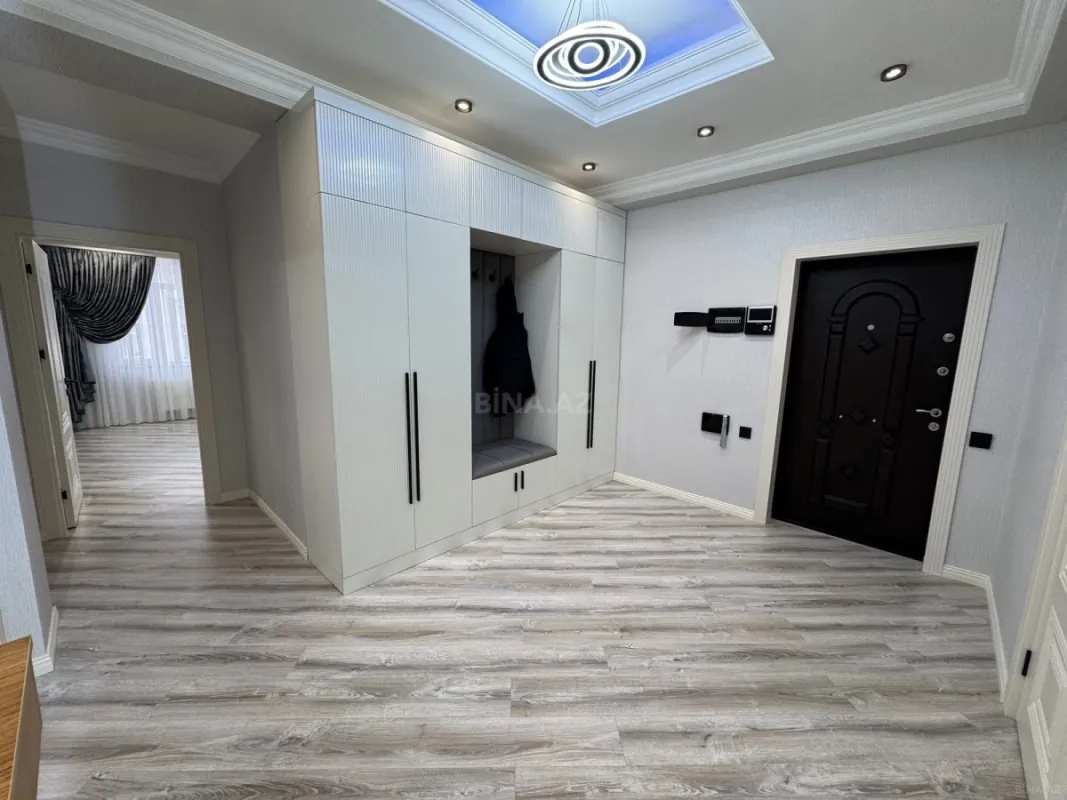 Satılır 3 otaqlı mənzil 98 m²