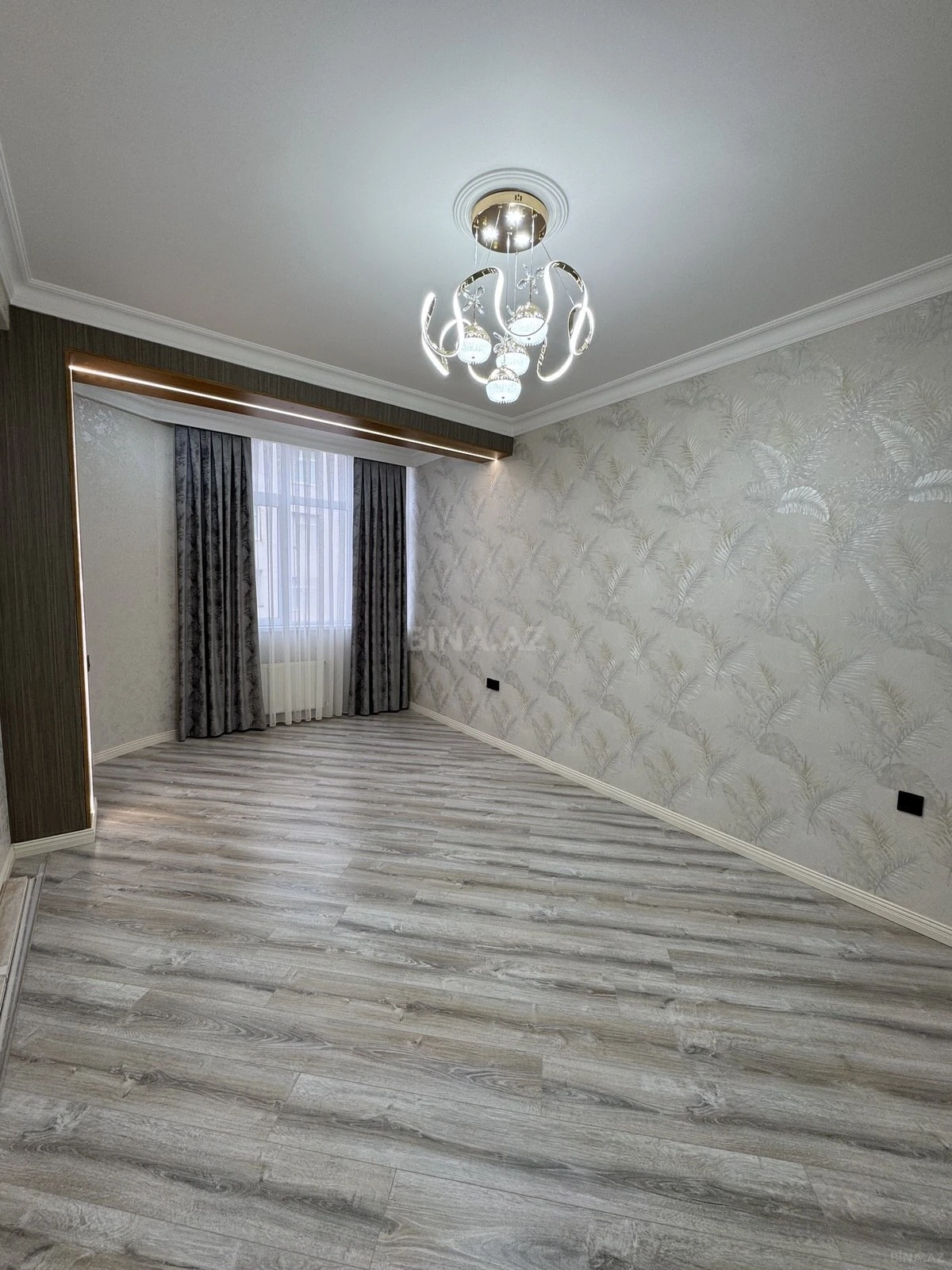 Satılır 3 otaqlı mənzil 98 m²