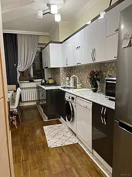 Satılır 3 otaqlı mənzil 115 m²