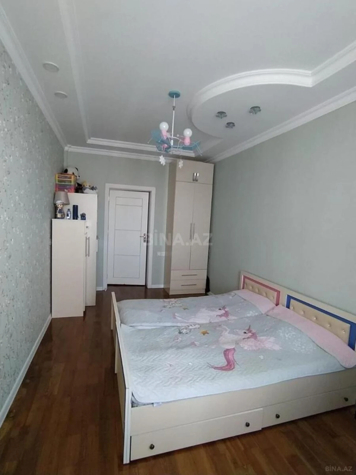 Satılır 3 otaqlı mənzil 115 m²