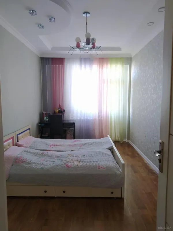 Satılır 3 otaqlı mənzil 115 m²