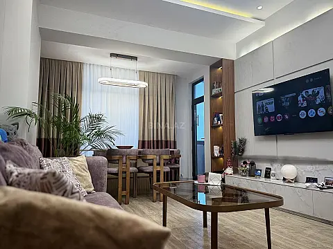 Satılır 2 otaqlı mənzil 70 m²