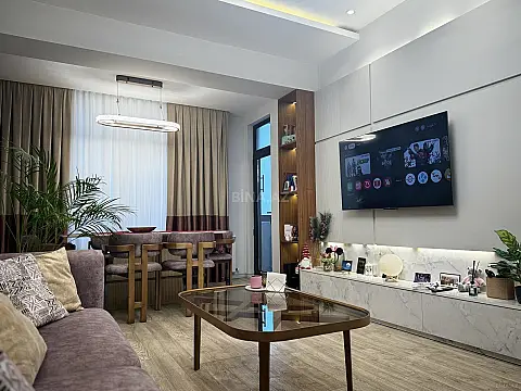 Satılır 2 otaqlı mənzil 70 m²