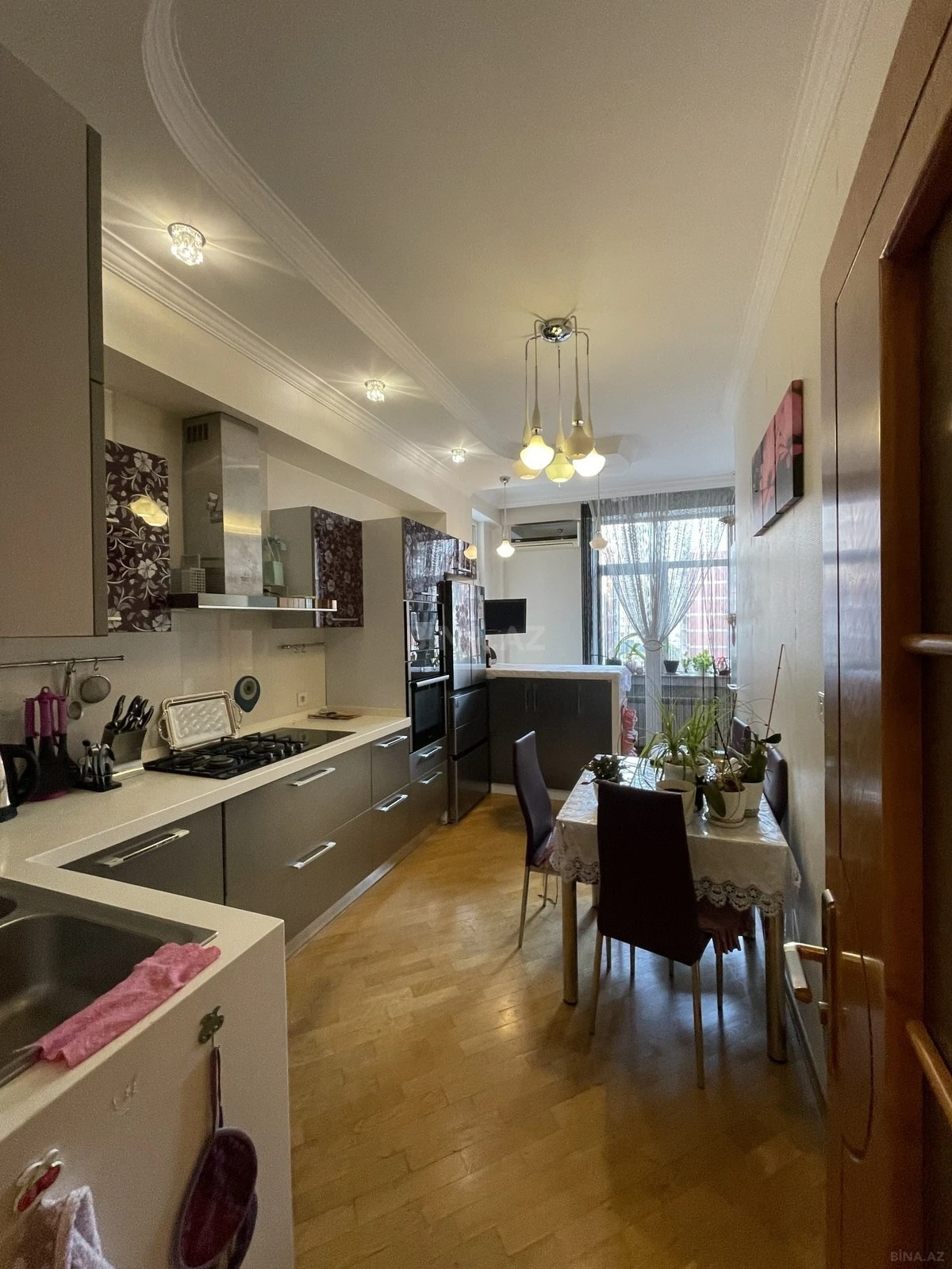 Satılır 3 otaqlı mənzil 110 m²