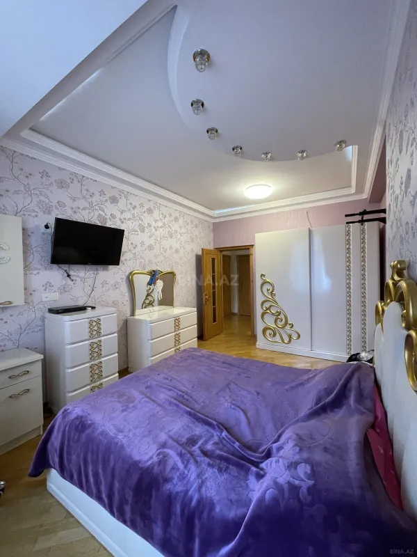 Satılır 3 otaqlı mənzil 110 m²