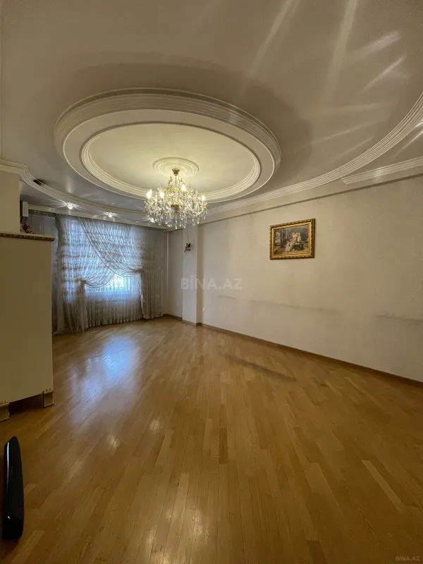 Satılır 3 otaqlı mənzil 110 m²