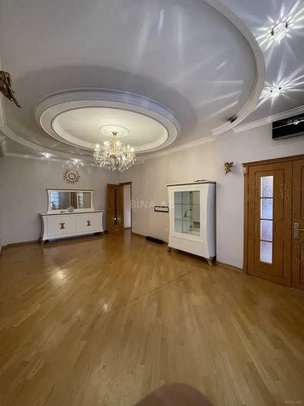 Satılır 3 otaqlı mənzil 110 m²