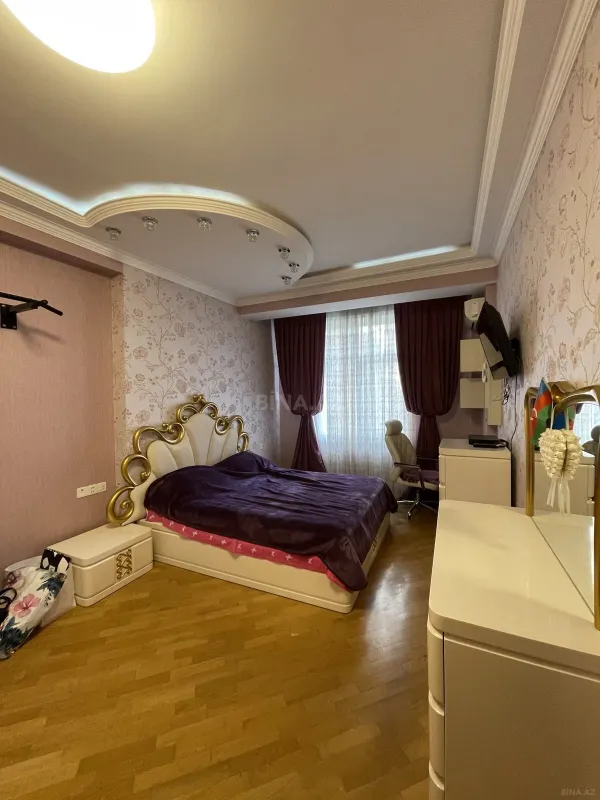 Satılır 3 otaqlı mənzil 110 m²