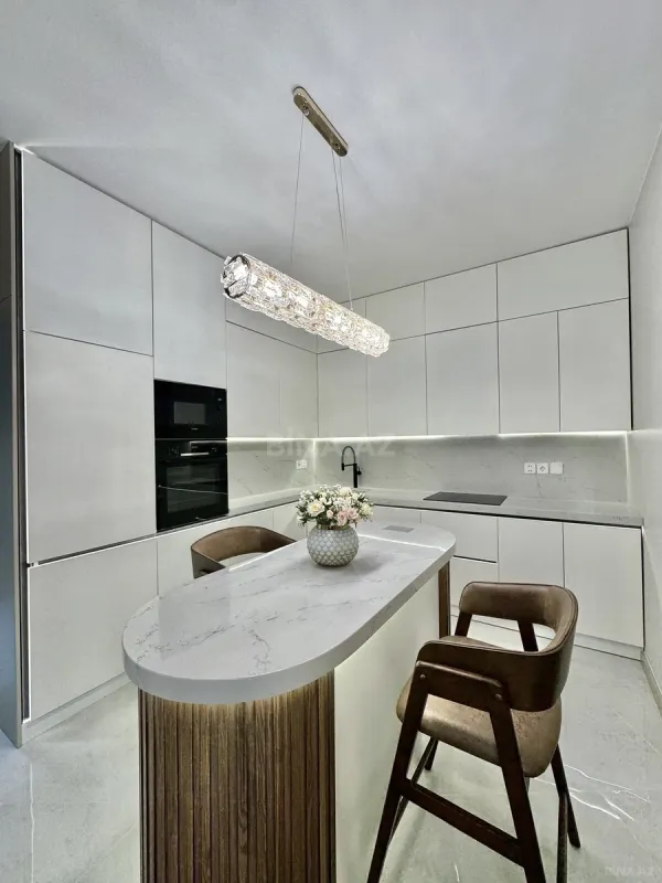 Satılır 2 otaqlı mənzil 68 m²