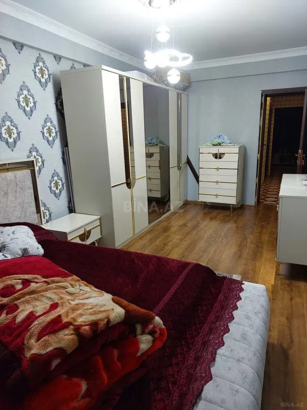 Satılır 3 otaqlı mənzil 134 m²