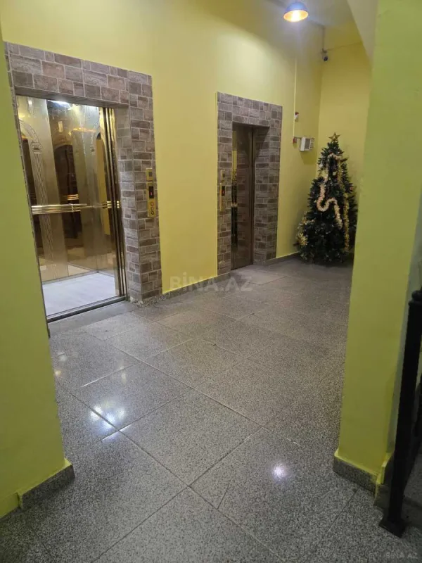 Satılır 3 otaqlı mənzil 134 m²