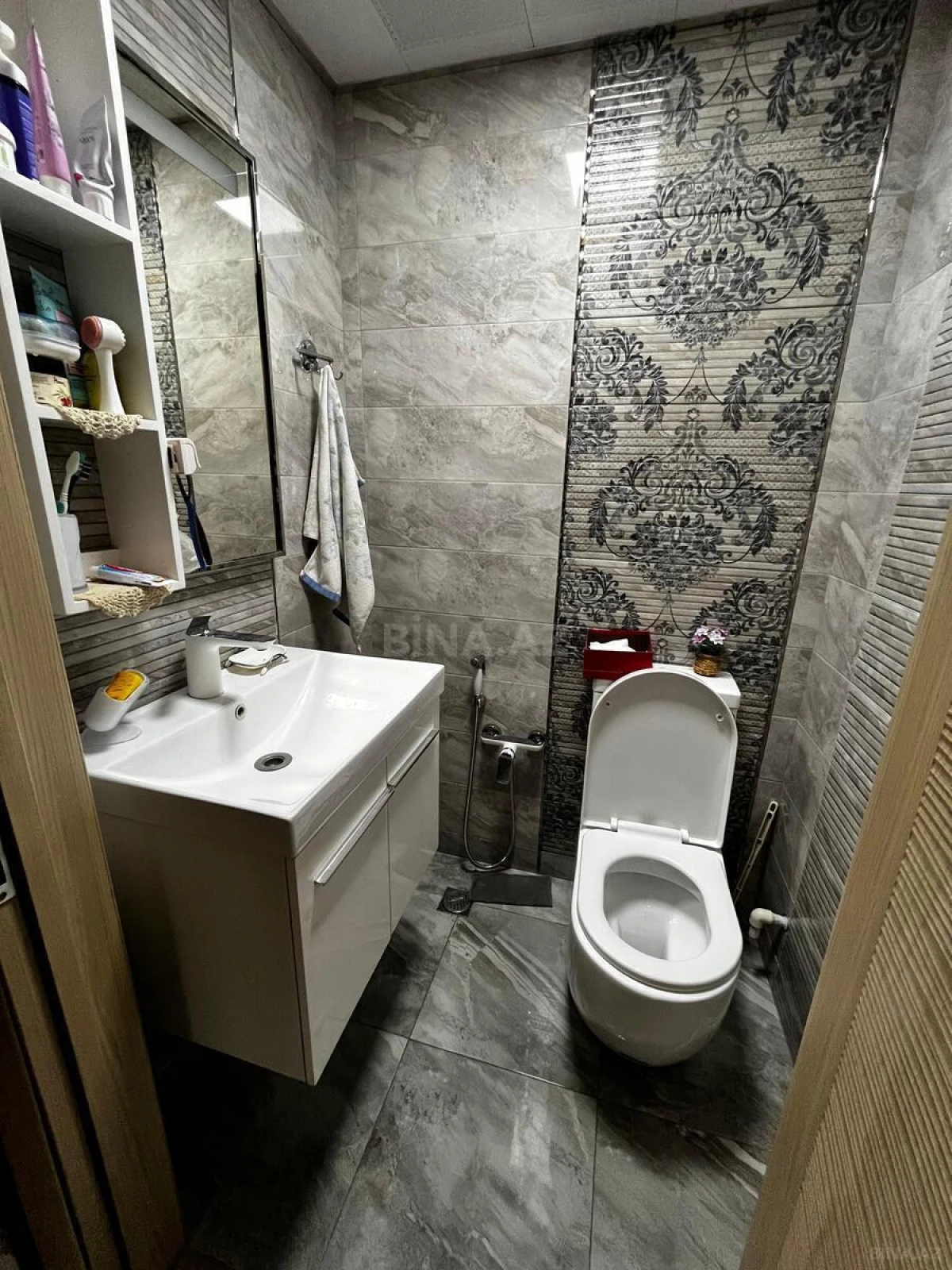 Satılır 4 otaqlı mənzil 120 m²