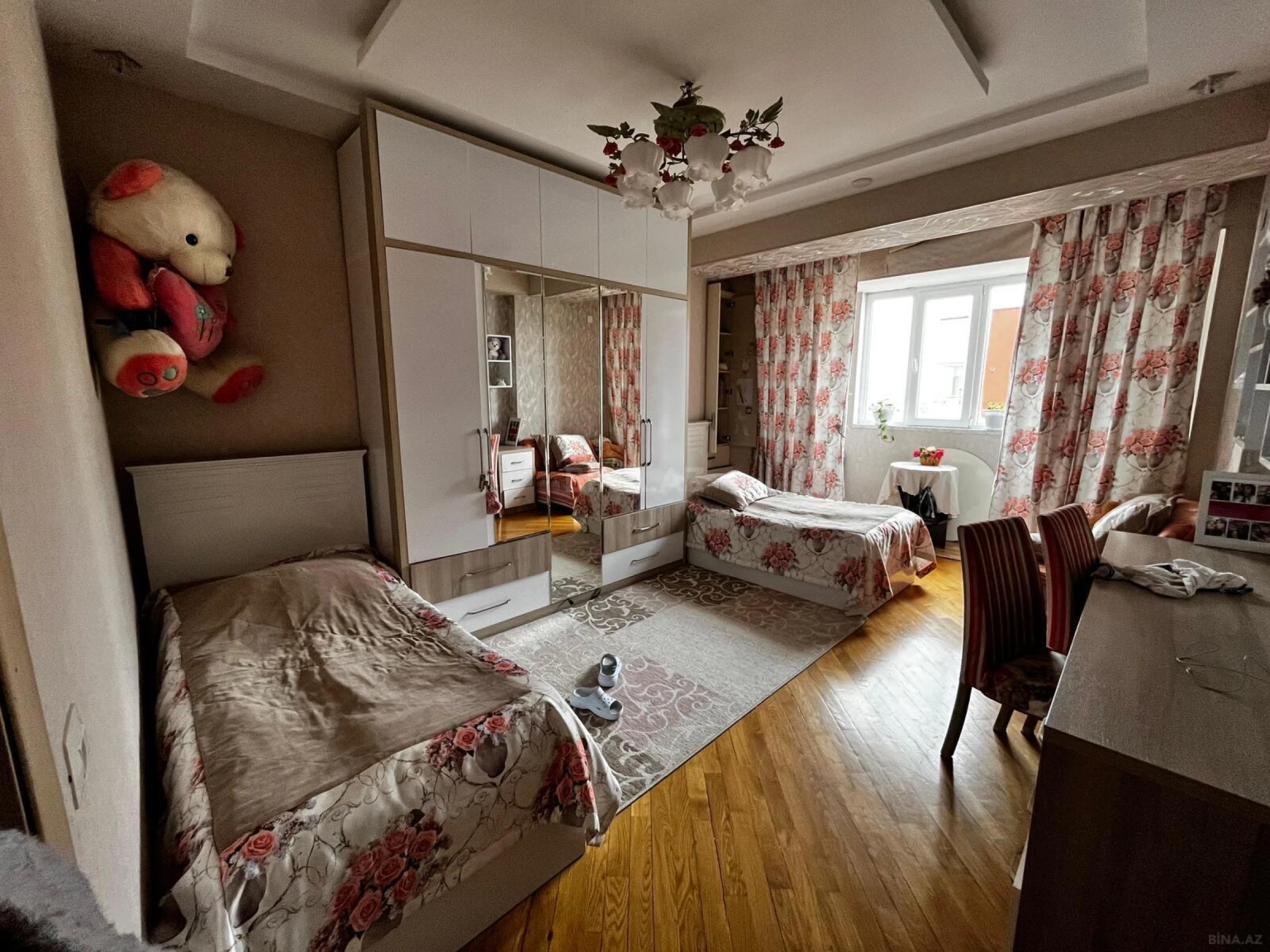 Satılır 4 otaqlı mənzil 120 m²