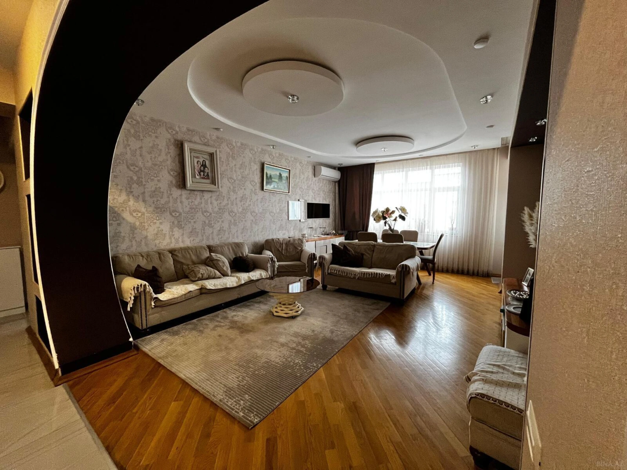 Satılır 4 otaqlı mənzil 120 m²
