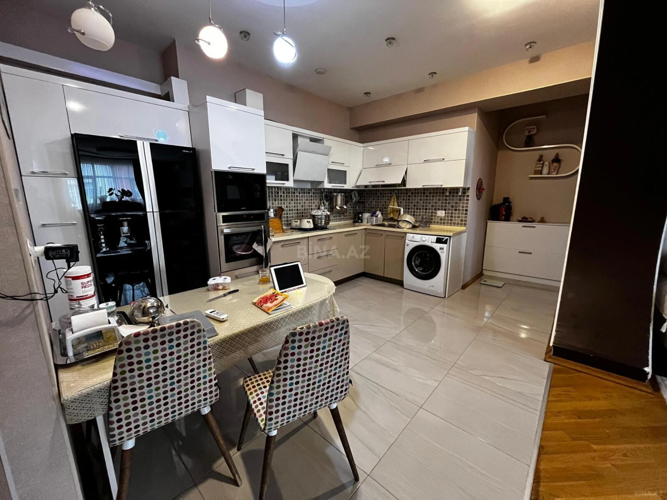 Satılır 4 otaqlı mənzil 120 m²