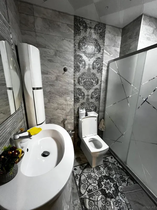 Satılır 4 otaqlı mənzil 120 m²