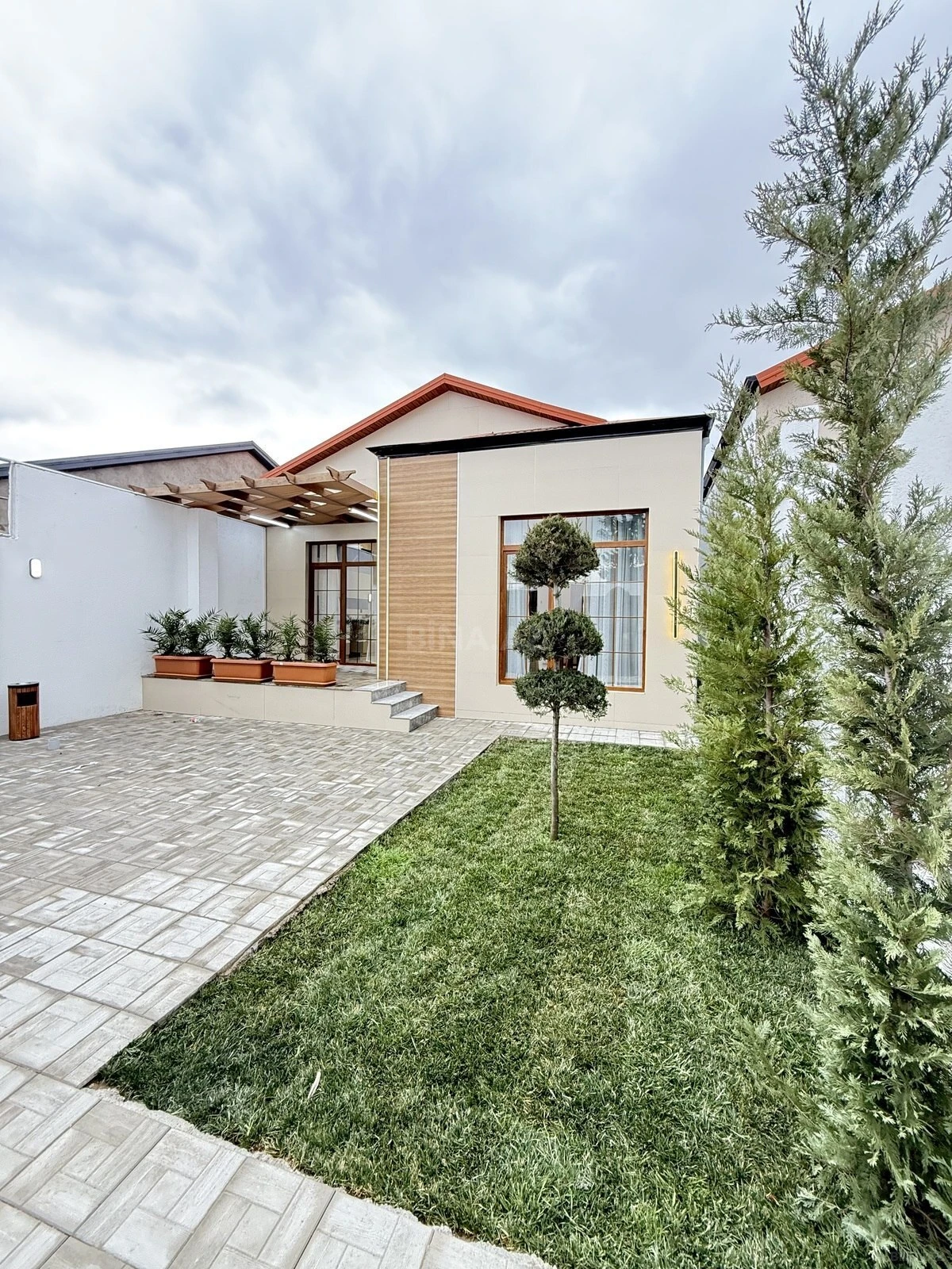 Satılır 3 otaqlı həyət evi 110 m²