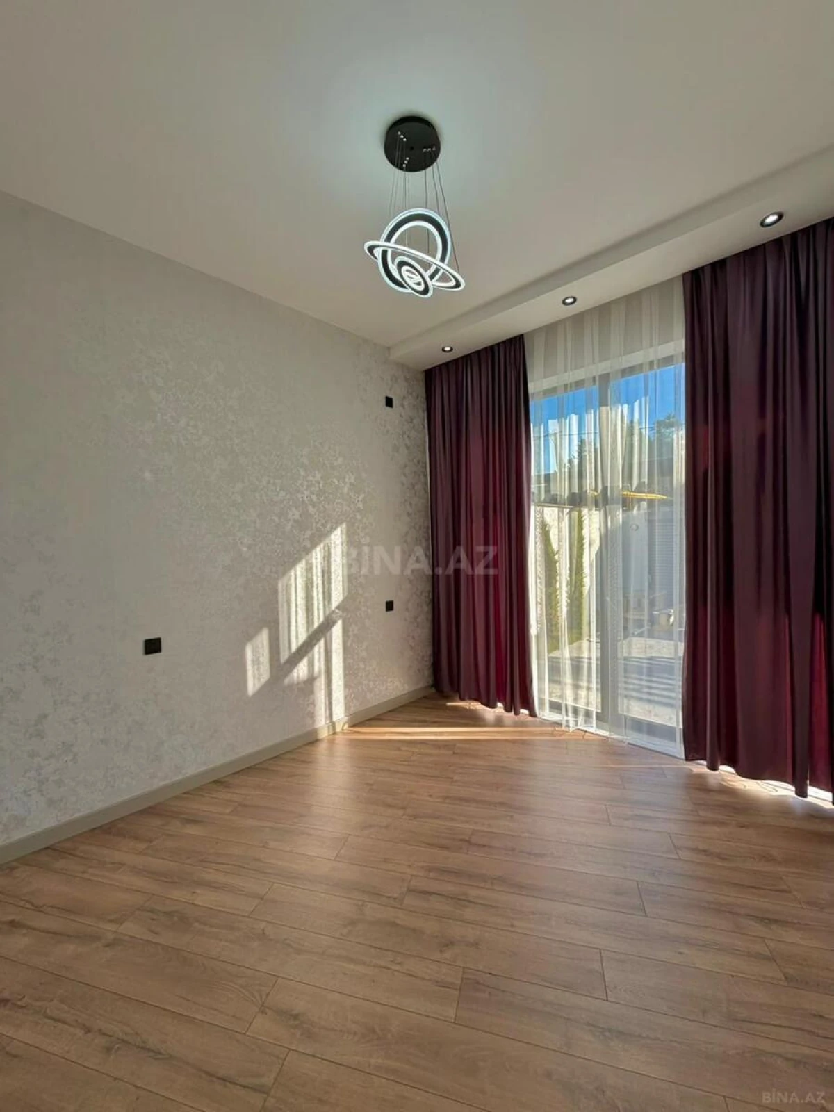 Satılır 4 otaqlı həyət evi 140 m²