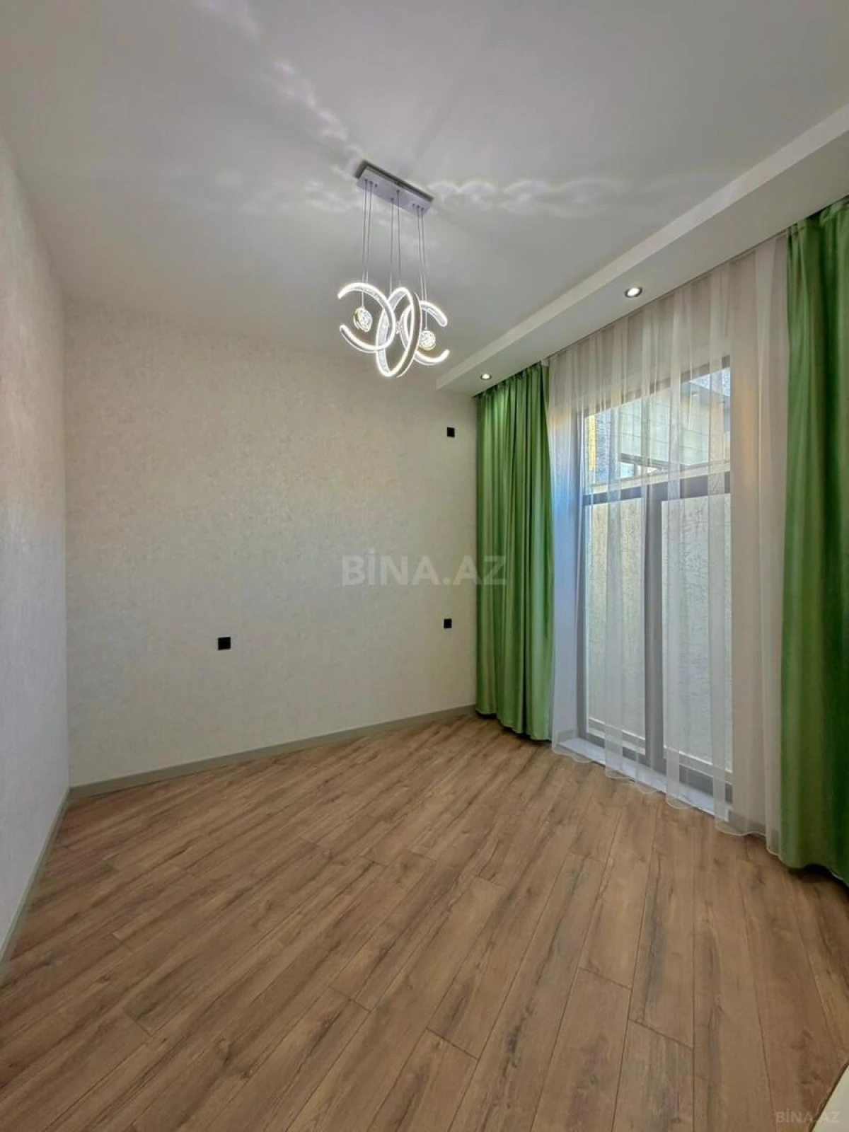 Satılır 4 otaqlı həyət evi 140 m²