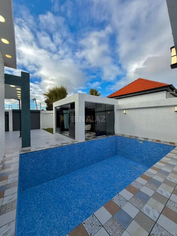 Satılır 4 otaqlı həyət evi 150 m²