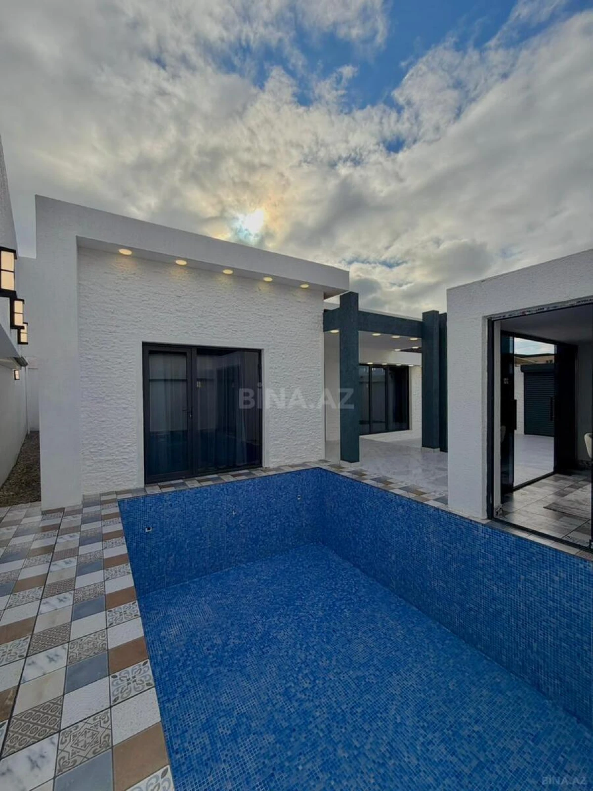 Satılır 4 otaqlı həyət evi 150 m²