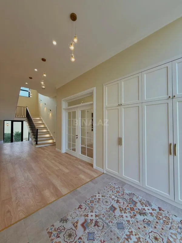 Satılır 6 otaqlı həyət evi 400 m²