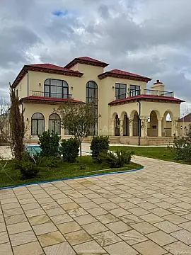 Satılır 6 otaqlı həyət evi 400 m²