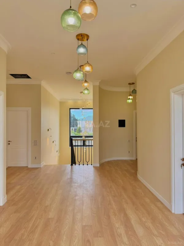 Satılır 6 otaqlı həyət evi 400 m²