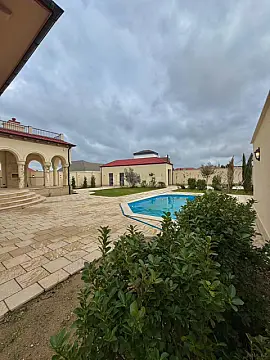 Satılır 6 otaqlı həyət evi 400 m²