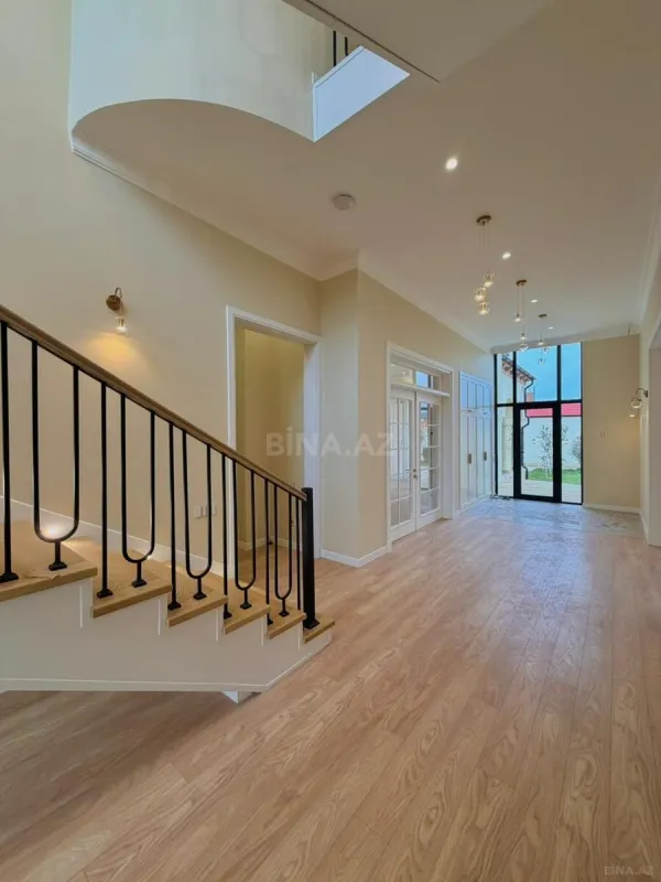 Satılır 6 otaqlı həyət evi 400 m²