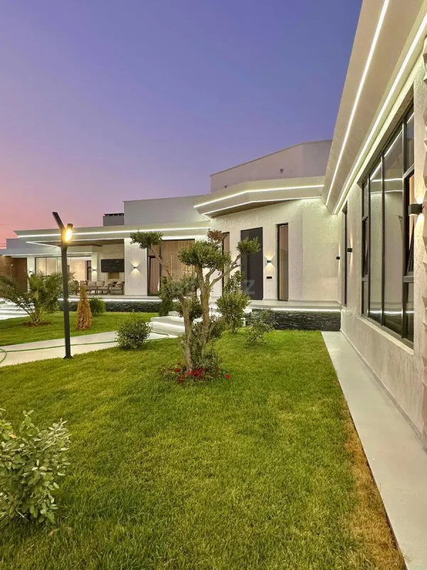 Satılır 5 otaqlı həyət evi 240 m²