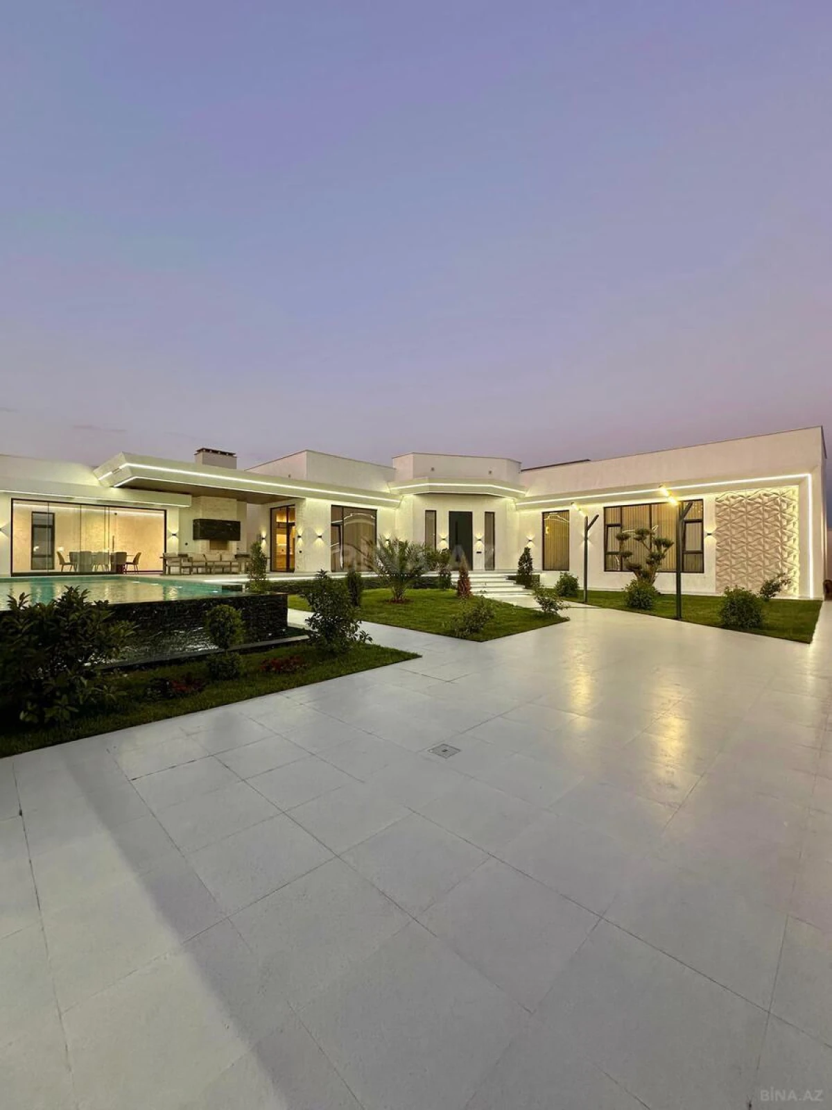 Satılır 5 otaqlı həyət evi 240 m²