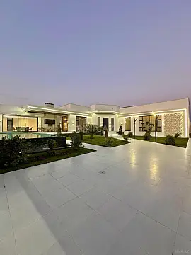 Satılır 5 otaqlı həyət evi 240 m²