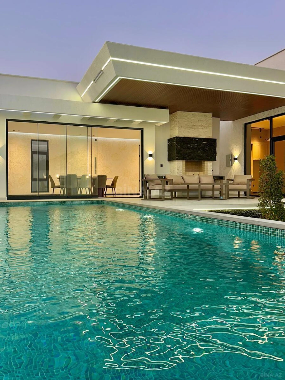 Satılır 5 otaqlı həyət evi 240 m²