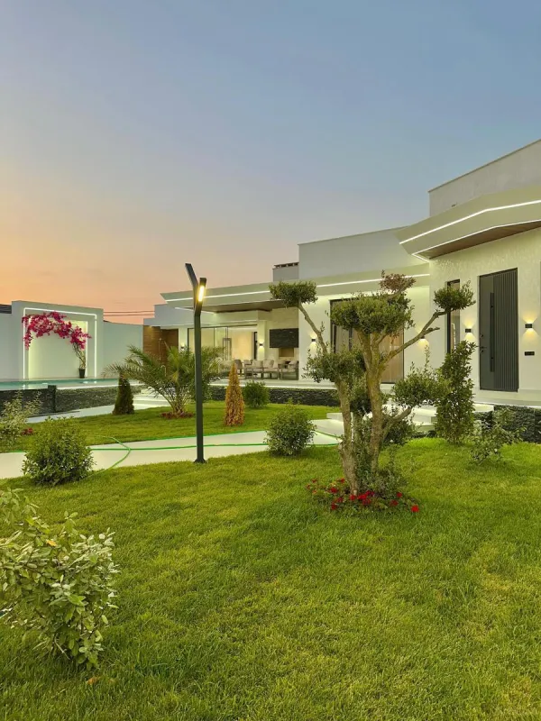 Satılır 5 otaqlı həyət evi 240 m²