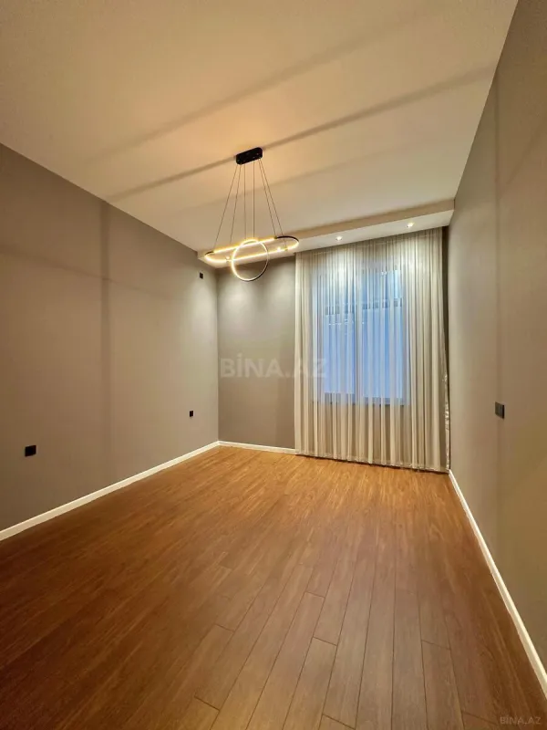 Satılır 5 otaqlı həyət evi 240 m²