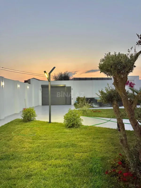 Satılır 5 otaqlı həyət evi 240 m²