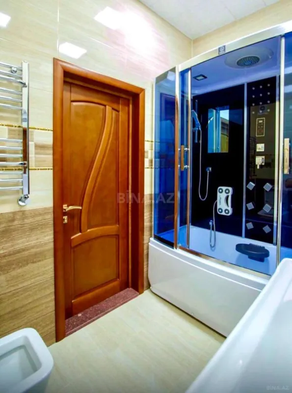 Kirayə verilir 4 otaqlı mənzil 181 m²