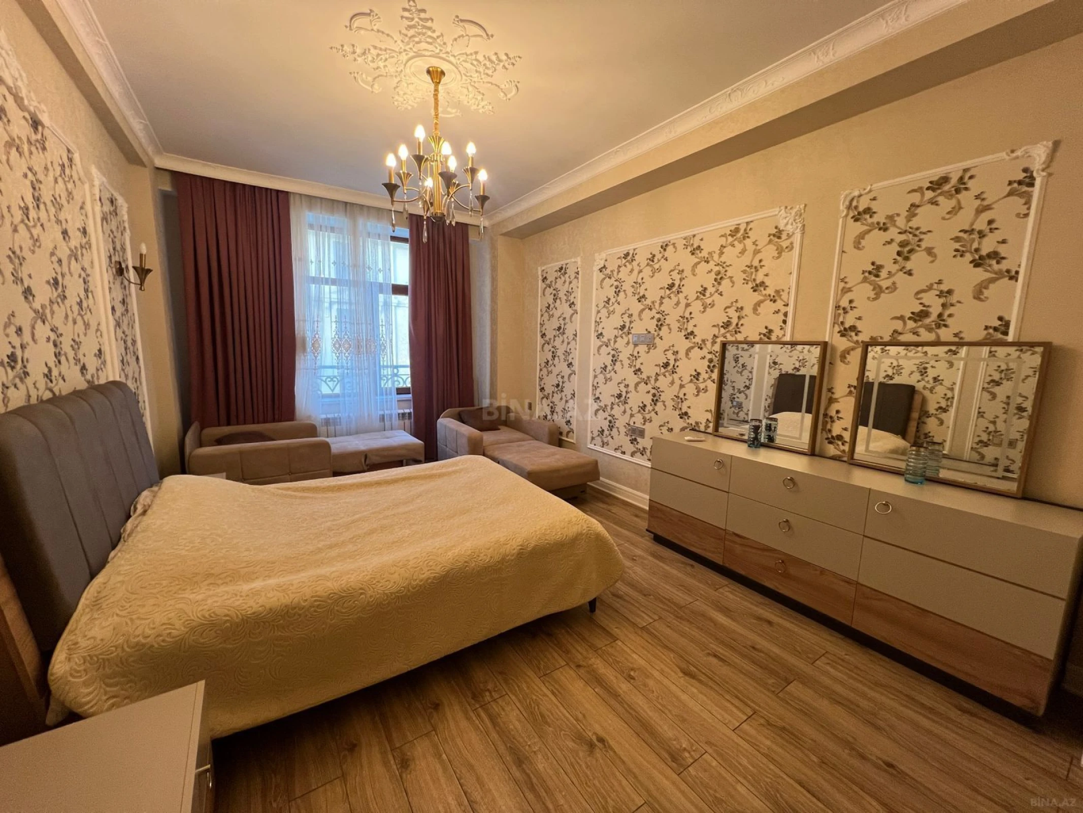 Satılır 2 otaqlı mənzil 96 m²
