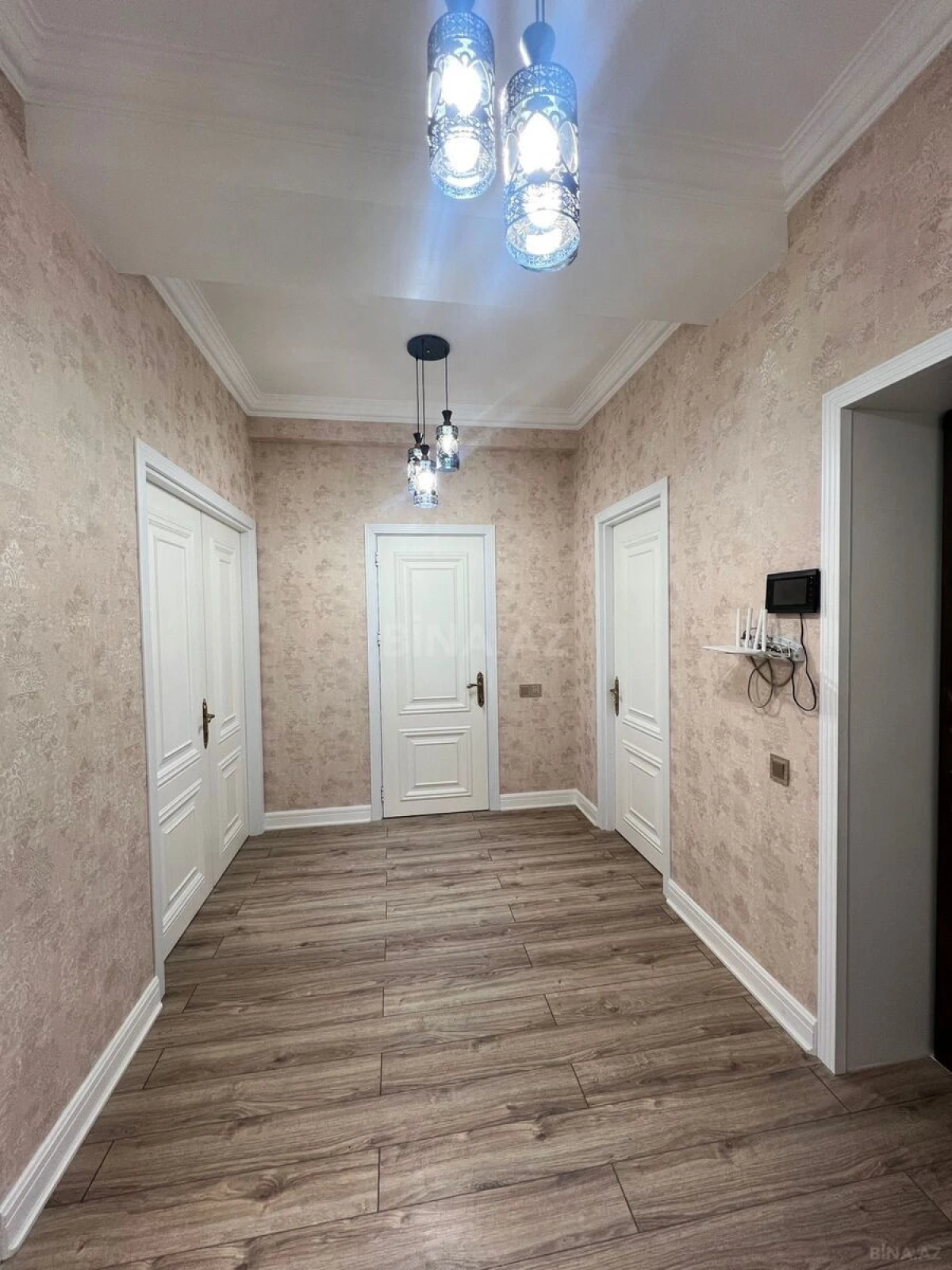 Satılır 2 otaqlı mənzil 96 m²