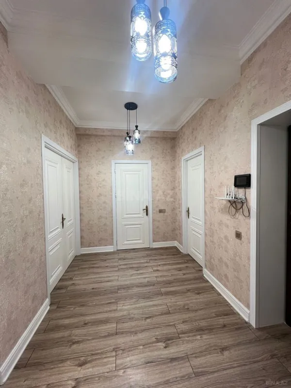 Satılır 2 otaqlı mənzil 96 m²