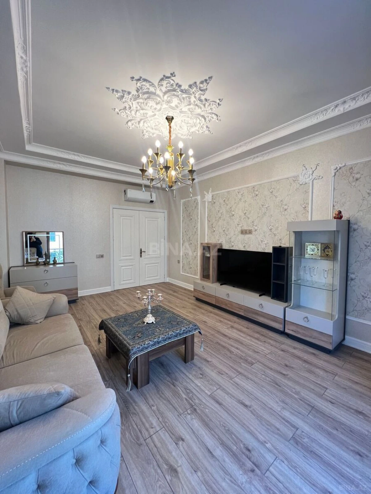 Satılır 2 otaqlı mənzil 96 m²