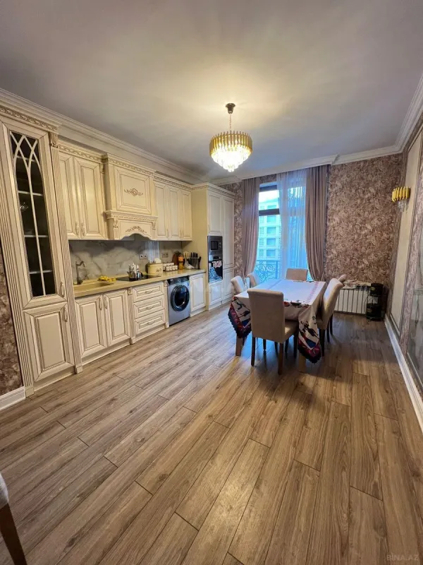 Satılır 2 otaqlı mənzil 96 m²