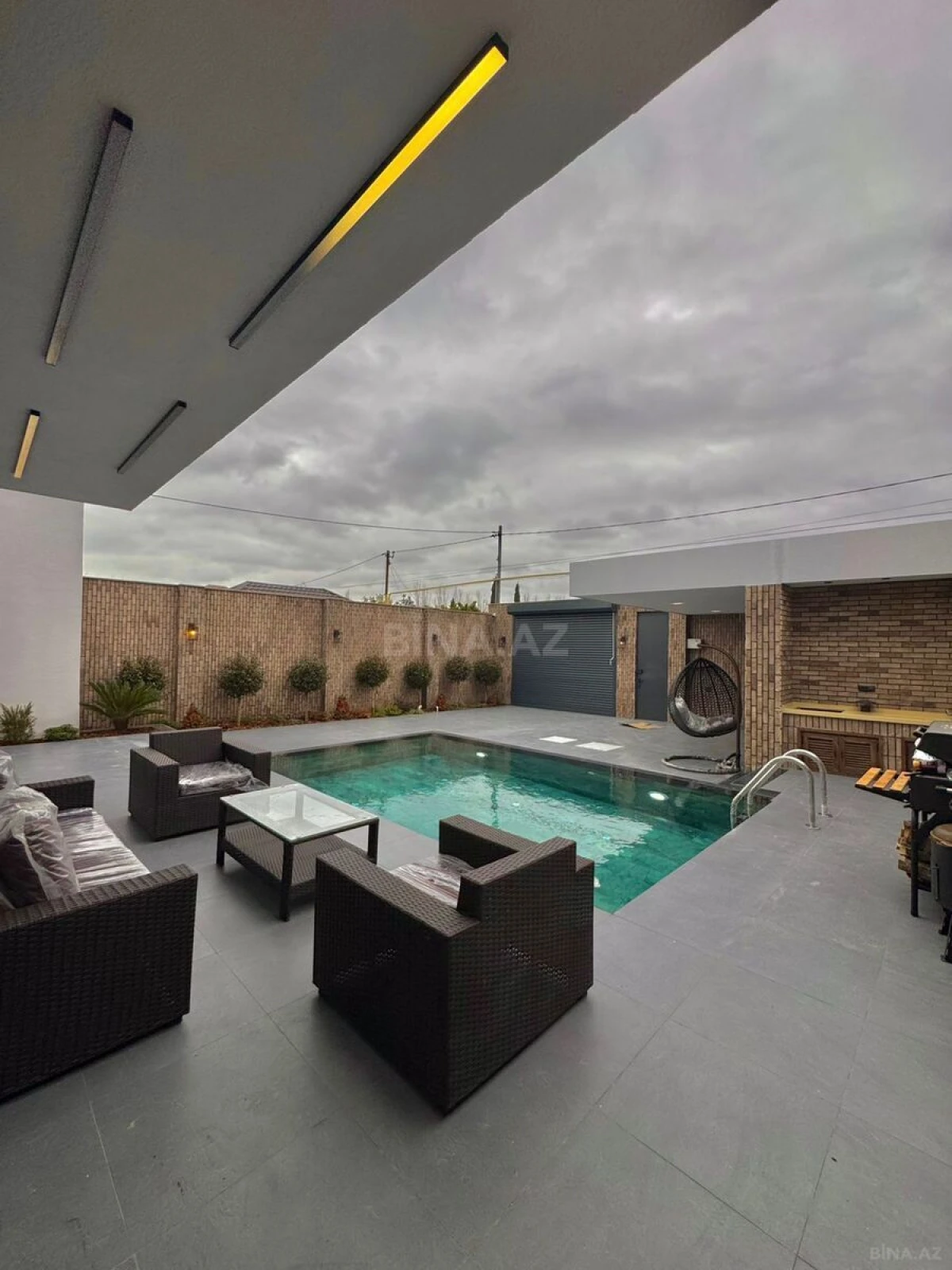 Satılır 4 otaqlı həyət evi 200 m²