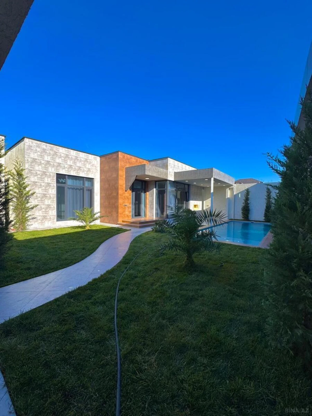 Satılır 4 otaqlı həyət evi 160 m²